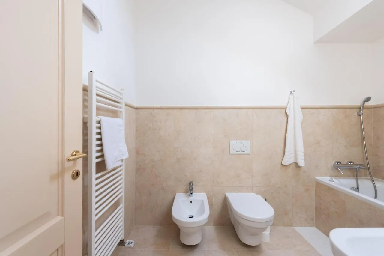 Spacious Apartments Near The River Prague