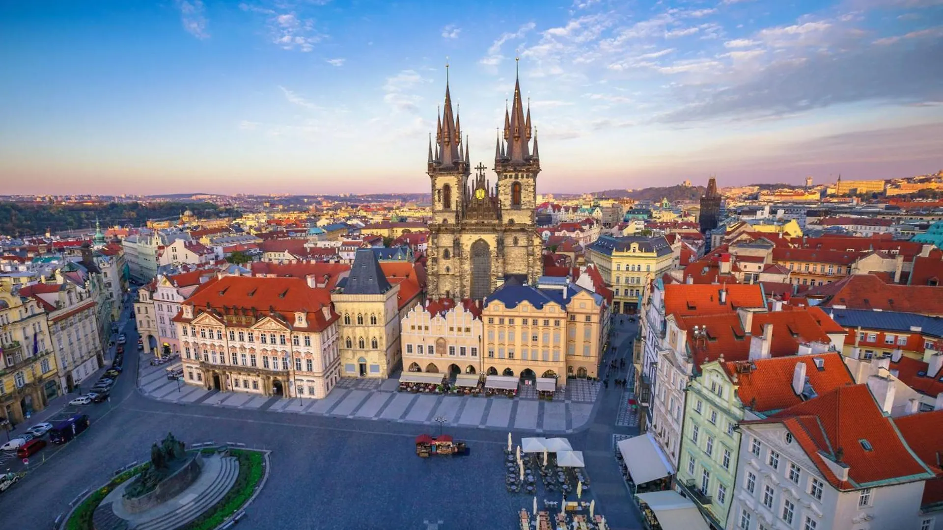 Spacious Apartments Near The River Prague